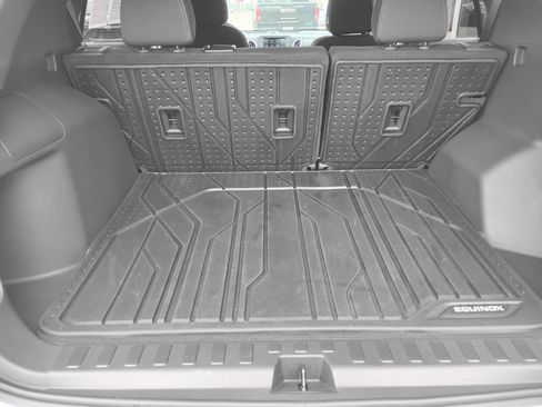 Used 2022 Chevrolet Equinox LT FWD image 22