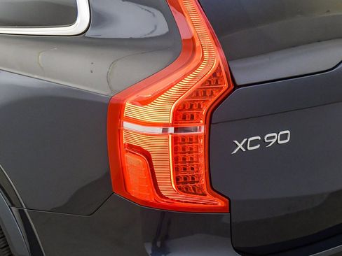 Certified 2025 Volvo XC90 B6 Ultra image 12