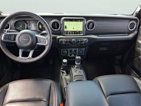 Used 2023 Jeep Wrangler Unlimited Sahara w/ Cold Weather Group AWD/4WD image 9