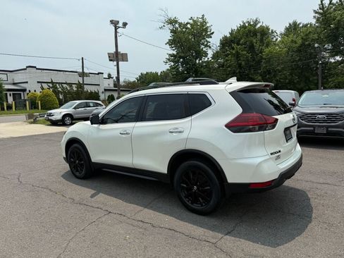 Used 2018 Nissan Rogue SV w/ Premium Package AWD/4WD image 5