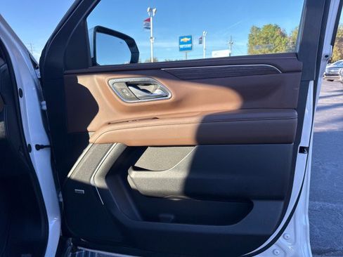 Used 2024 Chevrolet Tahoe High Country w/ Premium Package image 13