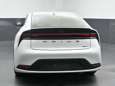 Used 2024 Toyota Prius LE image 7