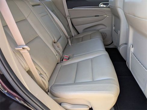 Used 2019 Jeep Grand Cherokee Limited image 17