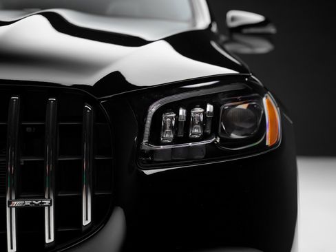 Used 2025 Mercedes-Benz GLS 63 AMG 4MATIC image 9