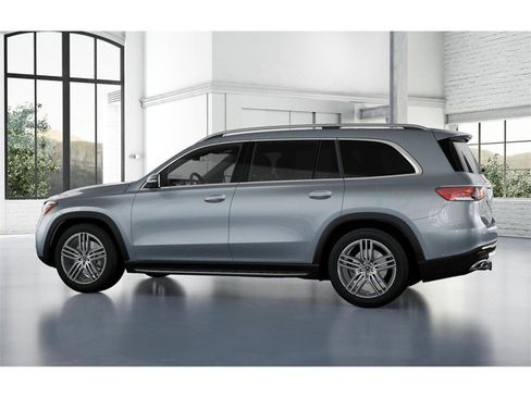 New 2026 Mercedes-Benz GLS 450 4MATIC image 32