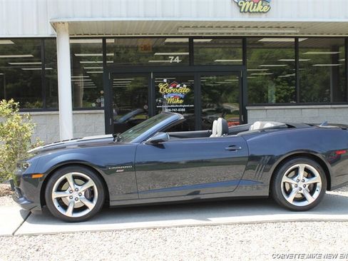 Used 2014 Chevrolet Camaro SS w/ RS Package RWD image 4