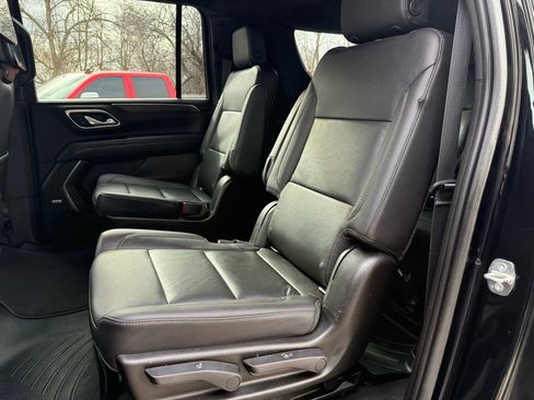 Used 2021 Chevrolet Suburban LT w/ LT Signature Package image 15