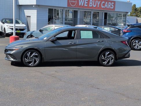 Used 2025 Hyundai Elantra Sport image 5