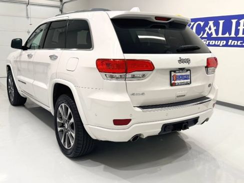 Used 2018 Jeep Grand Cherokee Overland AWD/4WD image 4