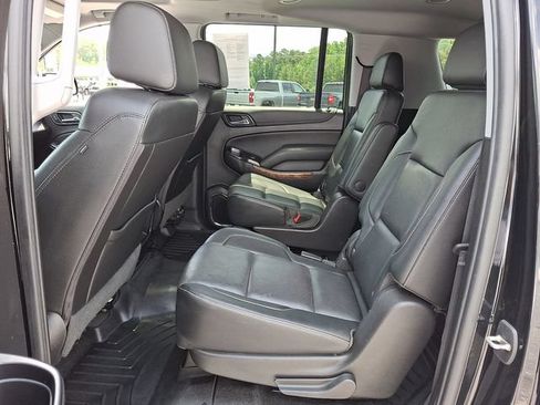 Certified 2019 Chevrolet Suburban Premier AWD/4WD image 10