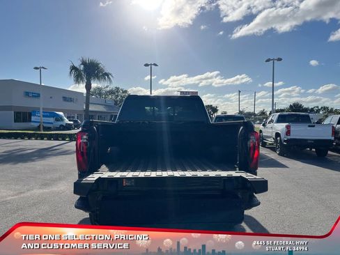 Used 2024 GMC Sierra 2500 Denali Ultimate image 9