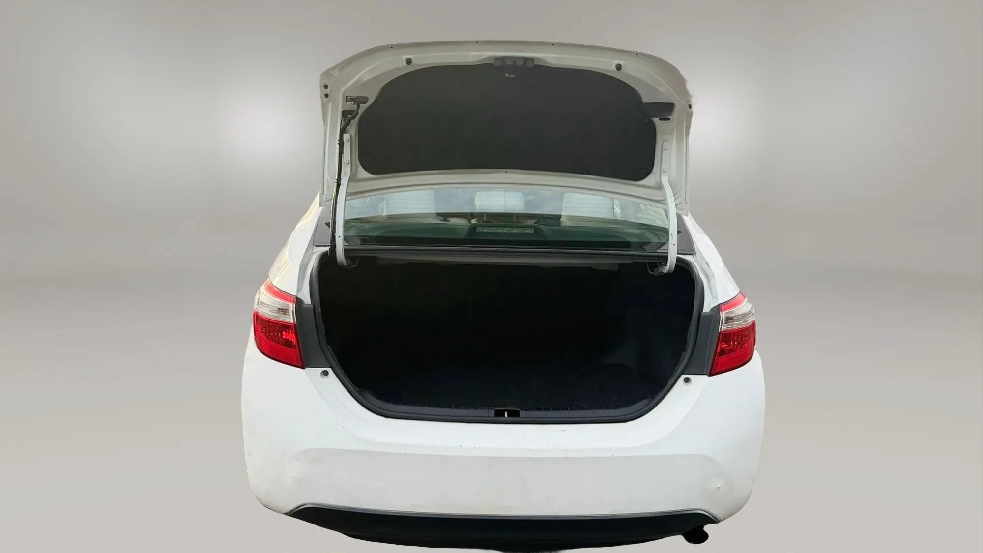 Used 2015 Toyota Corolla LE FWD image 32