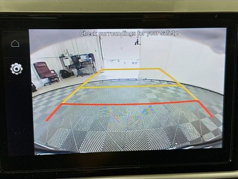 Used 2022 Hyundai Venue Limited FWD image 14