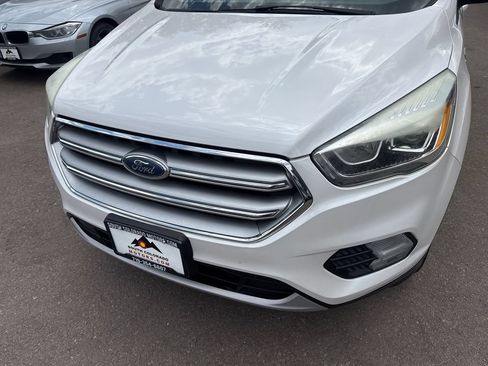 Used 2017 Ford Escape SE w/ SE Leather Comfort Package FWD image 9