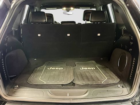 Used 2018 Jeep Grand Cherokee Altitude AWD/4WD image 25