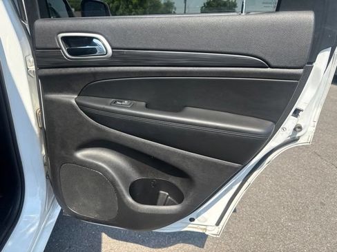 Used 2019 Jeep Grand Cherokee Altitude AWD/4WD image 19