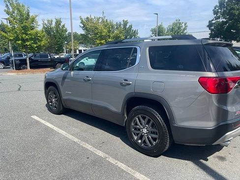 Used 2019 GMC Acadia SLT FWD image 2
