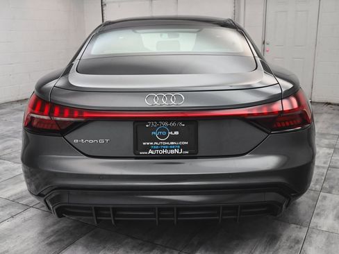 Used 2024 Audi e-tron GT Premium Plus image 5