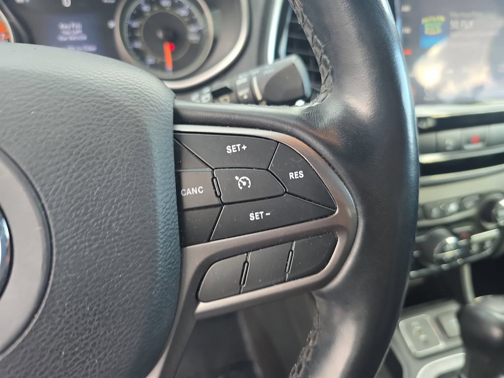 Used 2019 Jeep Cherokee Limited FWD image 26