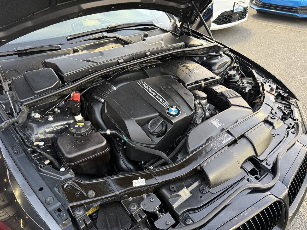 Used 2013 BMW 335i xDrive Coupe AWD/4WD image 19