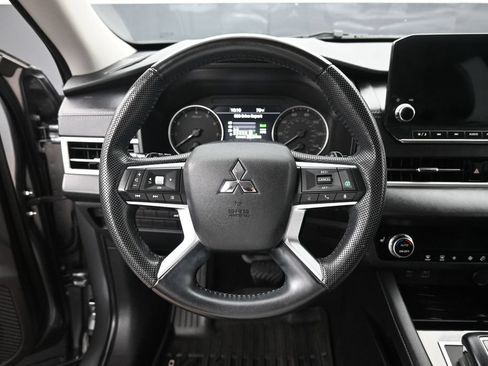 Used 2023 Mitsubishi Outlander SE FWD image 23