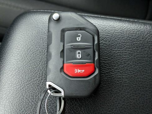 Used 2023 Jeep Wrangler Unlimited Sport AWD/4WD image 29