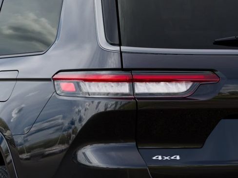 New 2026 Jeep Grand Cherokee L Limited AWD/4WD image 9