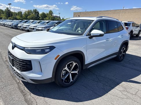 New 2025 Volkswagen Tiguan SE image 3