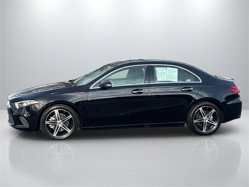 Used 2022 Mercedes-Benz A 220 image 4