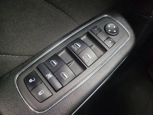 Used 2022 Dodge Charger SXT RWD image 27