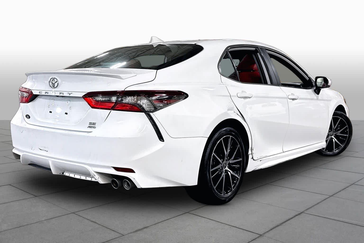 Used 2024 Toyota Camry SE w/ Cold Weather Package AWD/4WD image 13