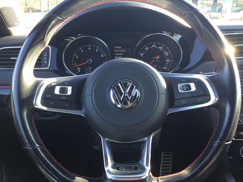Used 2017 Volkswagen Jetta GLI image 24