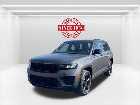 Used 2022 Jeep Grand Cherokee Altitude image 10