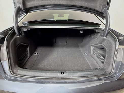 Used 2021 Audi A4 2.0T Premium image 28