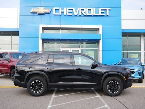 Used 2025 Chevrolet Traverse Z71 w/ Enhanced Driving Package AWD/4WD image 25