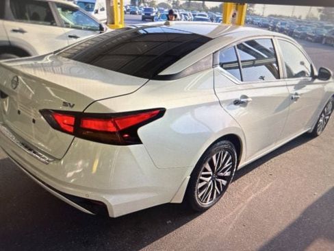 Used 2023 Nissan Altima 2.5 SV image 6