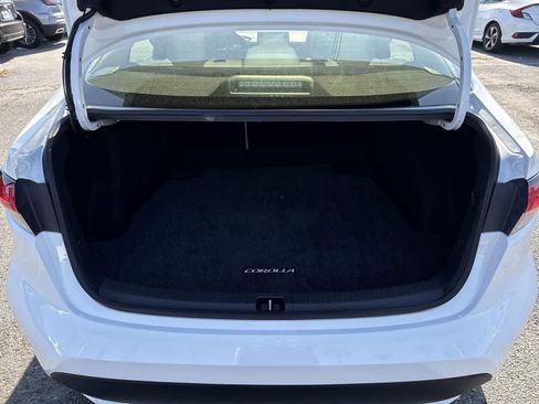 Used 2021 Toyota Corolla LE image 38