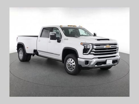 Used 2024 Chevrolet Silverado 3500 High Country w/ High Country Premium Package AWD/4WD image 1