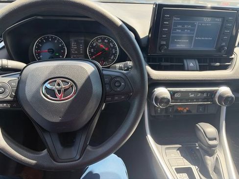 Used 2019 Toyota RAV4 XLE w/ Convenience Package FWD image 9