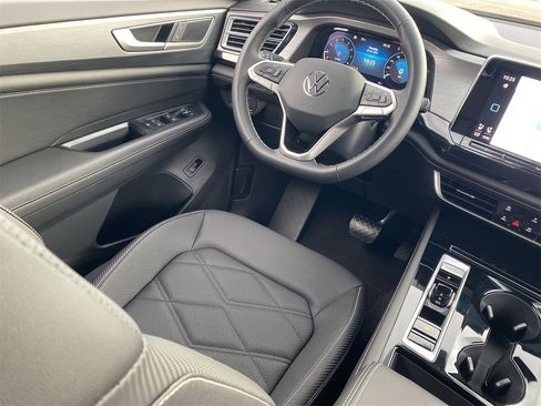 New 2026 Volkswagen Atlas Cross Sport SE image 10