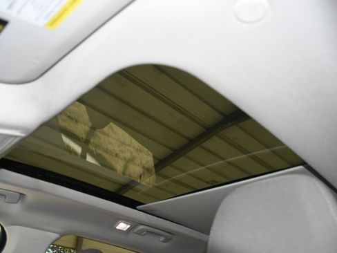 Used 2022 Ford Escape SE w/ SE Sport Appearance Package image 7