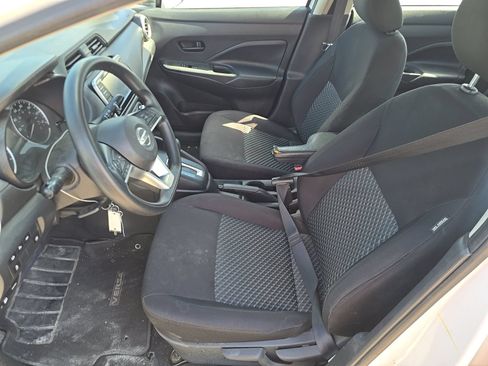 Used 2022 Nissan Versa S FWD image 7