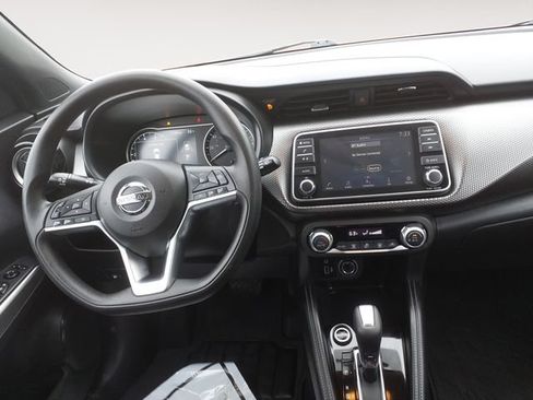 Used 2020 Nissan Kicks SV FWD image 10