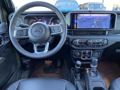 Used 2024 Jeep Wrangler Sahara w/ Technology Group image 14