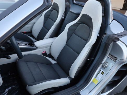 Used 2017 Porsche 718 Boxster S image 26