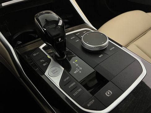 Used 2021 BMW 330e w/ Convenience Package image 18