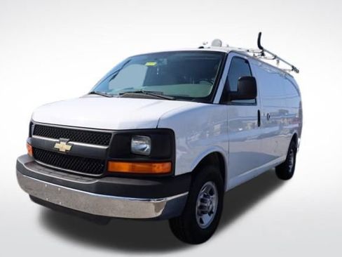 Used 2014 Chevrolet Express 2500 Work Van w/ Cold Climate Package image 6