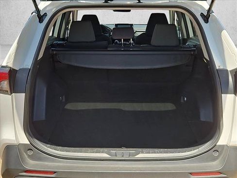Used 2025 Toyota RAV4 XLE AWD/4WD image 6