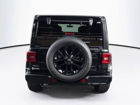 Used 2022 Jeep Wrangler Unlimited Sahara AWD/4WD image 10