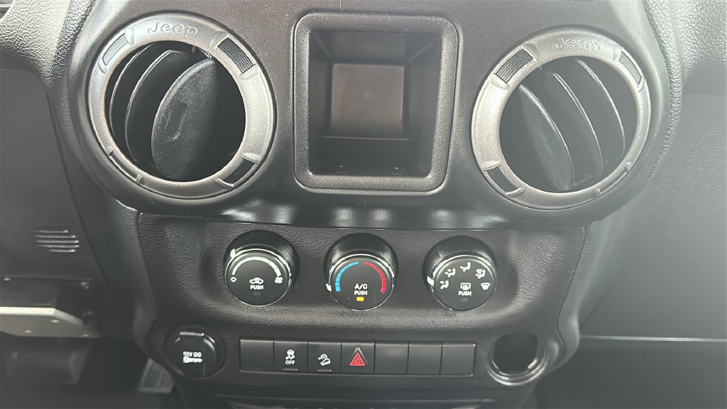Used 2017 Jeep Wrangler Sport w/ Connectivity Group AWD/4WD image 24